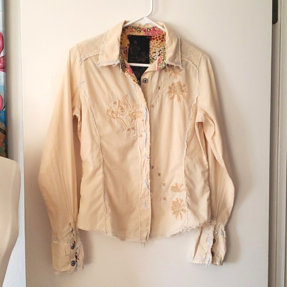 Miss Me Soft Yellow Western Floral Snap Front Blouse Size Medium - Picture 16 of 16